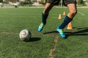 2-change-of-direction-moves-full-drill-and-explanation-image - Olly On The Ball change direction dribbling drill